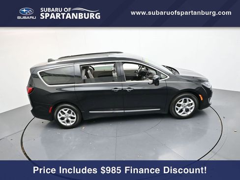 Used 2017 Chrysler Pacifica Touring-L Plus w/ Advanced Safetytec Group image 25