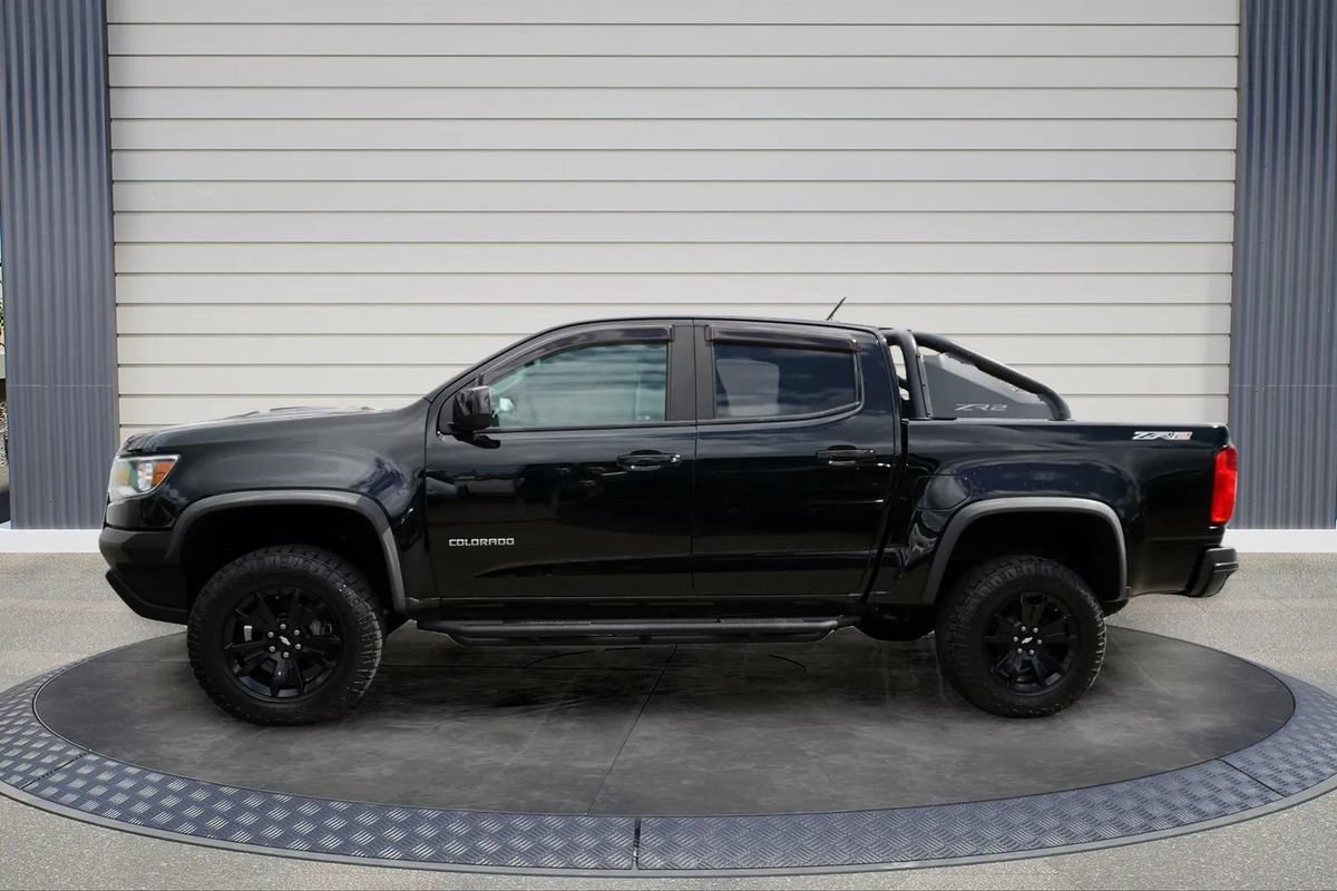 Used 2020 Chevrolet Colorado ZR2 w/ ZR2 Midnight Special Edition AWD/4WD image 4