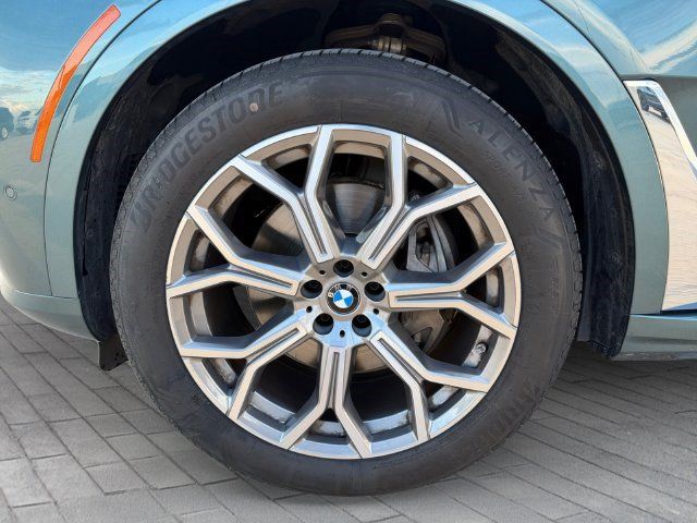 Used 2026 BMW X7 xDrive40i AWD/4WD image 9