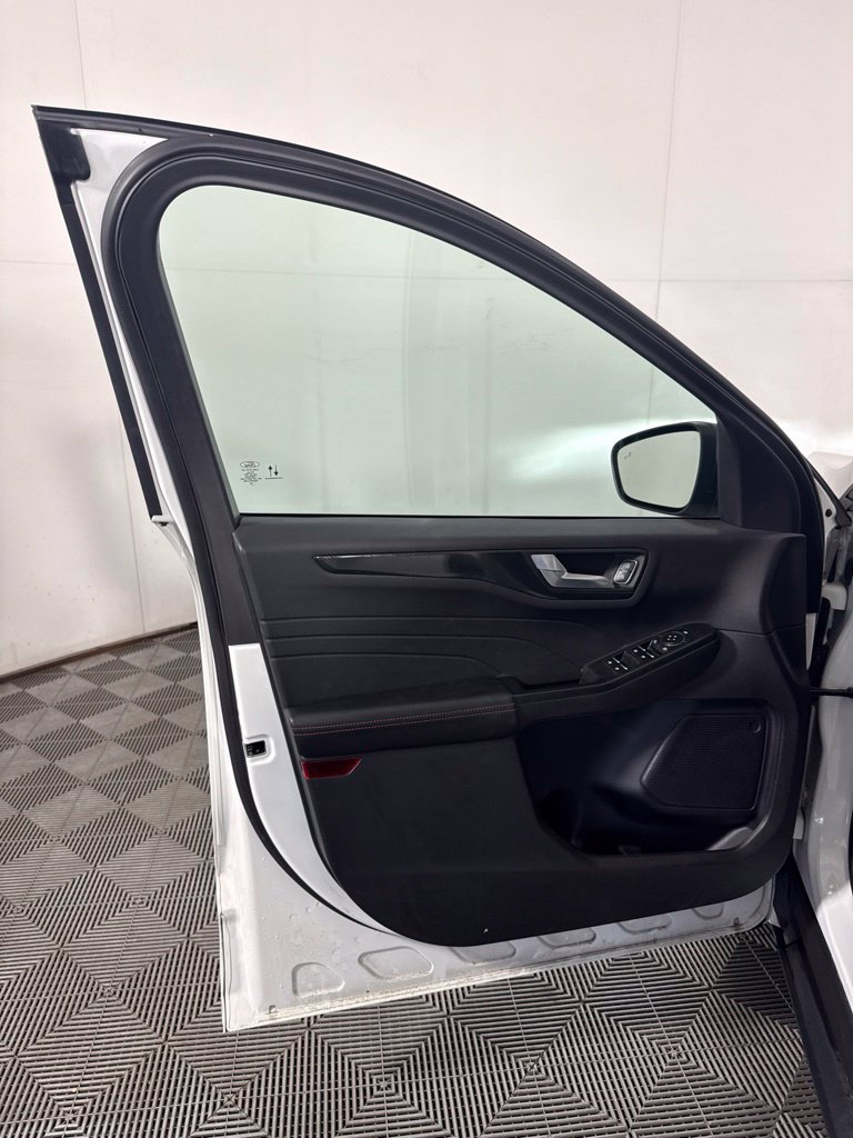 Used 2023 Ford Escape ST-Line w/ Tech Pack #1 AWD/4WD image 12