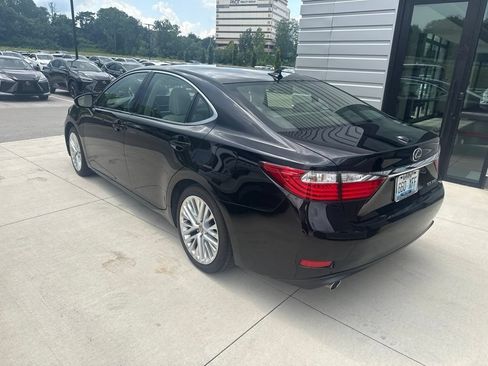 Used 2015 Lexus ES 350 w/ Ultra Luxury Package FWD image 8