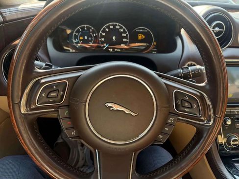 Used 2016 Jaguar XJ L Portfolio image 22