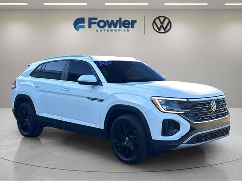 Used 2025 Volkswagen Atlas Cross Sport SE AWD/4WD image 1