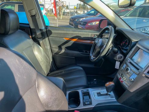 Used 2013 Subaru Outback 2.5i Limited AWD/4WD image 32