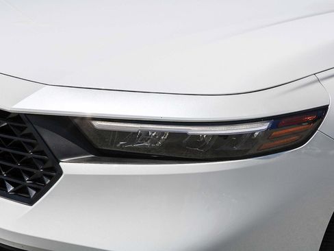 Certified 2025 Honda Accord SE image 5