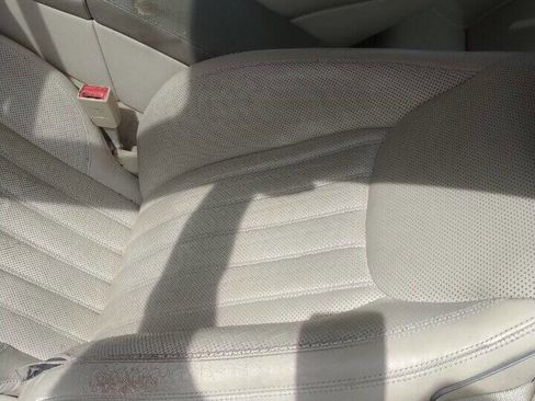 Used 2012 Mercedes-Benz SL 550 image 6