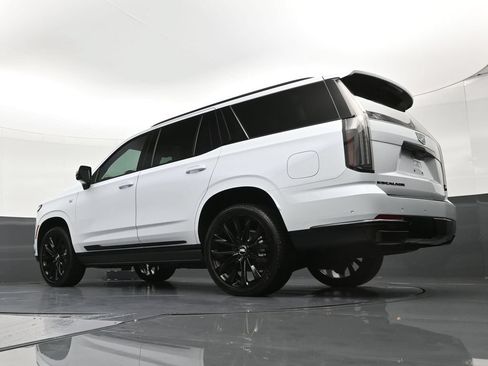 Used 2026 Cadillac Escalade Platinum Sport w/ LPO, ONYX Package AWD/4WD image 22