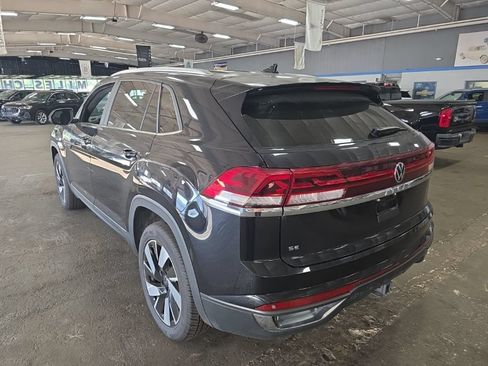 Used 2025 Volkswagen Atlas Cross Sport SE FWD image 5