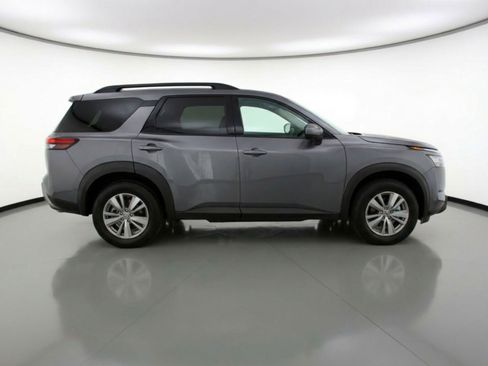 Used 2025 Nissan Pathfinder SV FWD image 11
