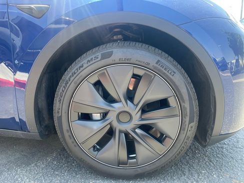Used 2024 Tesla Model Y Long Range AWD/4WD image 8