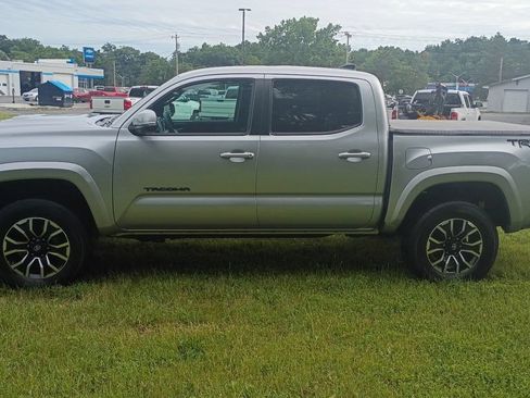 Used 2023 Toyota Tacoma TRD Sport w/ Advanced Technology Package AWD/4WD image 4