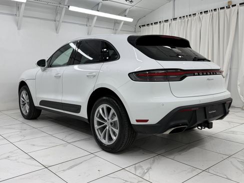 New 2026 Porsche Macan image 3