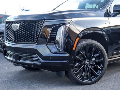 Used 2026 Cadillac Escalade Platinum Sport w/ LPO, ONYX Package AWD/4WD image 2