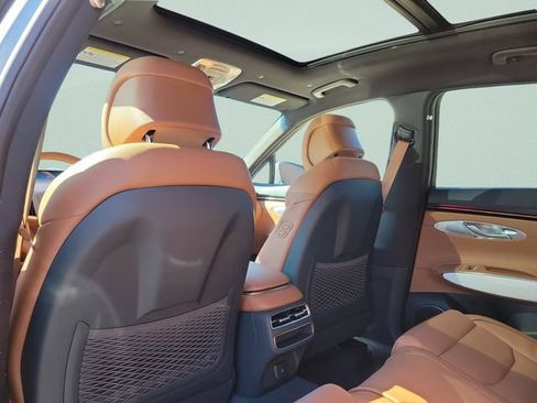 New 2026 Genesis GV70 2.5T Advanced AWD/4WD image 13