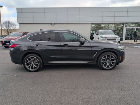 Used 2022 BMW X4 xDrive30i w/ Convenience Package image 2