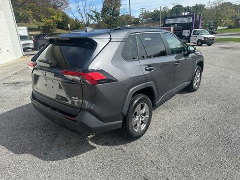 Used 2022 Toyota RAV4 XLE image 18