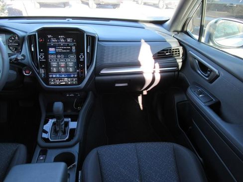 Used 2025 Subaru Forester Premium image 13