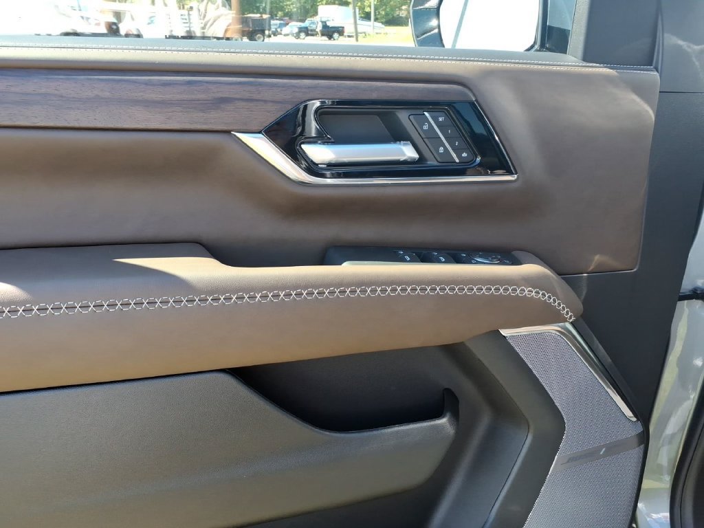 New 2027 GMC Yukon Denali Ultimate AWD/4WD image 14