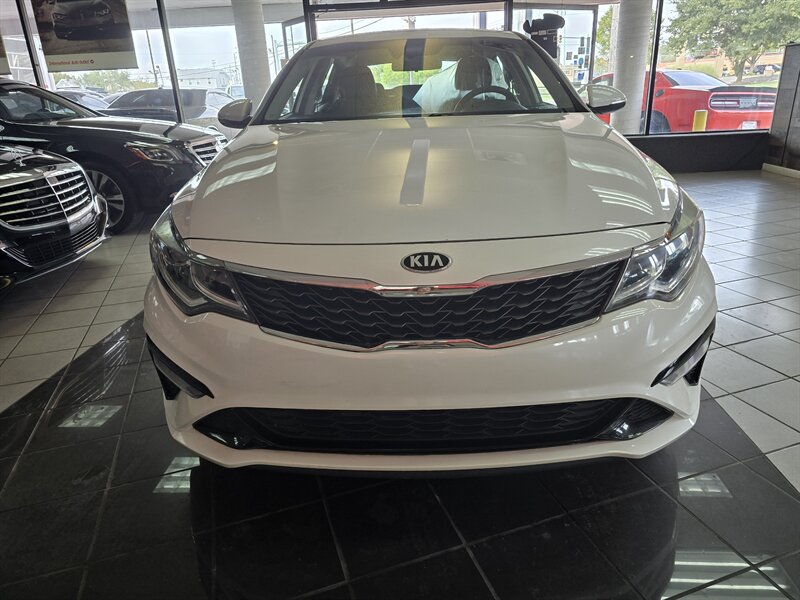 Used 2019 Kia Optima LX FWD image 2