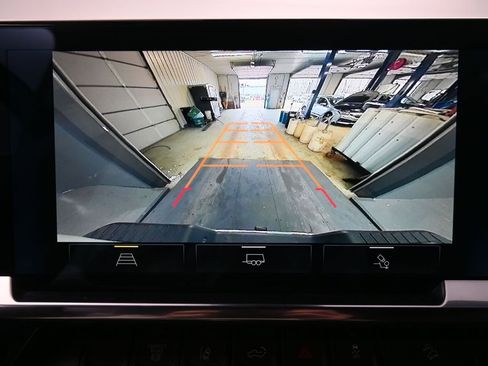 Used 2024 Chevrolet Silverado 2500 LT image 10