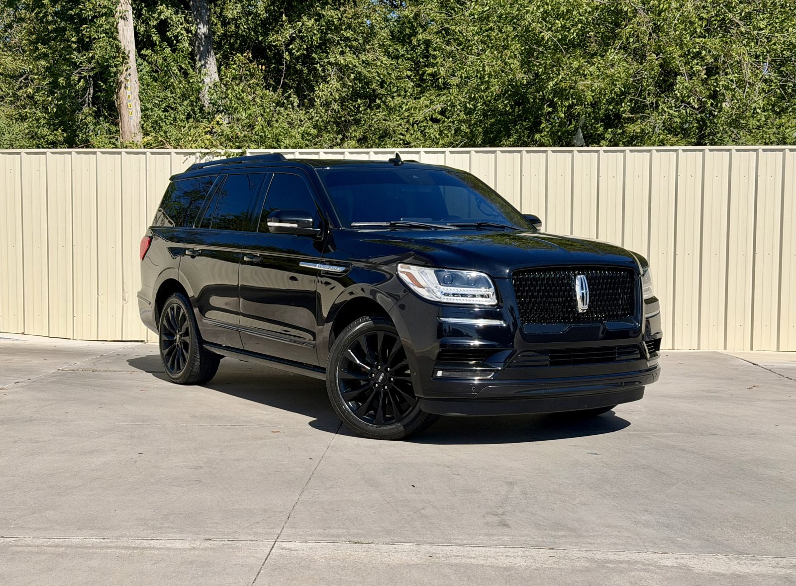 Used 2021 Lincoln Navigator Reserve w/ Luxury Package AWD/4WD image 1