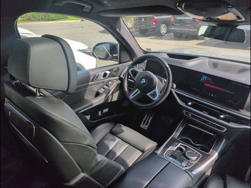 Used 2024 BMW X7 M60i w/ M Sport Professional Package image 36