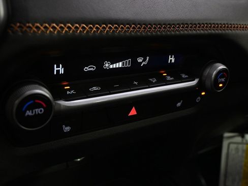 Used 2025 MAZDA CX-50 AWD 2.5 Hybrid w/ Premium Pkg image 28