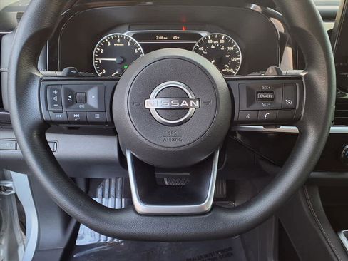 Used 2022 Nissan Pathfinder S image 11