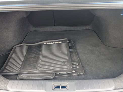 Used 2020 Nissan Sentra SR w/ Premium Package image 32