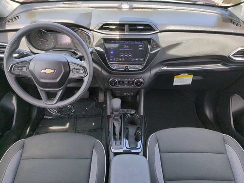 Used 2023 Chevrolet TrailBlazer LT w/ Convenience Package FWD image 17