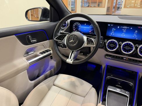 Used 2025 Mercedes-Benz GLA 250 image 8