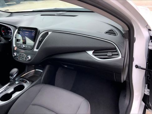 Used 2024 Chevrolet Malibu LT FWD image 18
