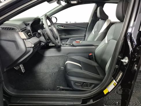 New 2026 Toyota Camry SE AWD/4WD image 9