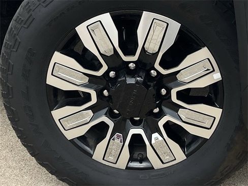 Used 2024 GMC Sierra 2500 Denali w/ Denali Reserve Package image 10