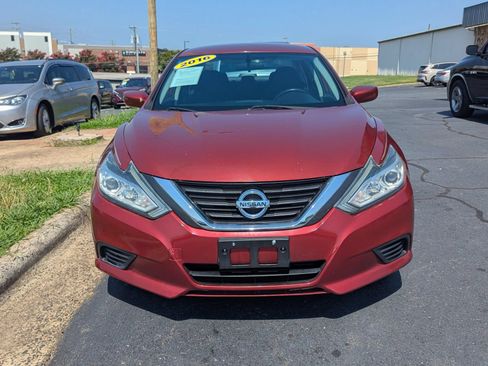 Used 2016 Nissan Altima 2.5 S w/ Power Driver Seat Package FWD image 2