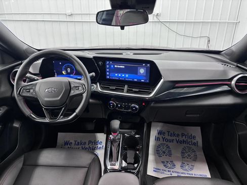 Used 2024 Chevrolet Trax RS FWD image 34