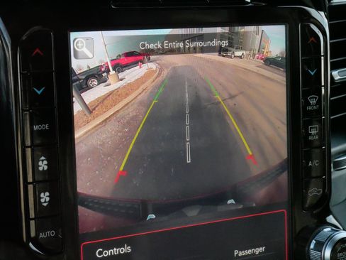 Used 2019 RAM 1500 Laramie image 30