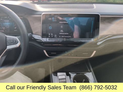 Used 2025 Volkswagen Atlas SE AWD/4WD image 19