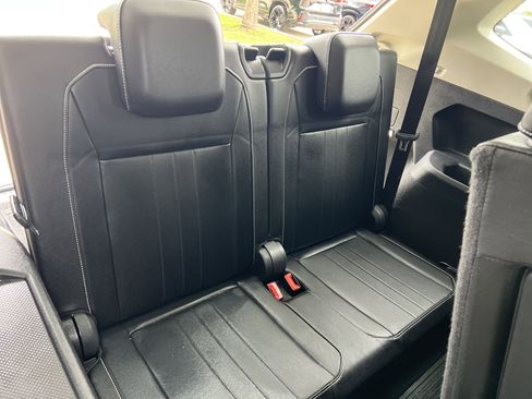 Used 2022 Volkswagen Tiguan SE FWD image 28