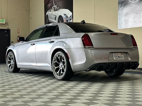 Used 2018 Chrysler 300 S RWD image 6