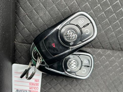 Used 2022 Buick Encore Preferred AWD/4WD image 12