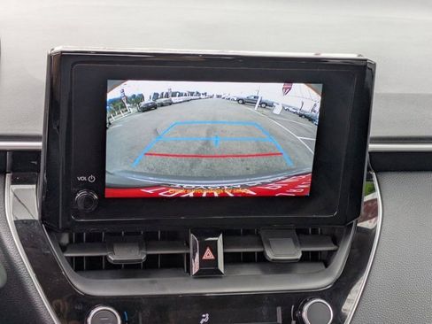 Used 2025 Toyota Corolla LE image 19