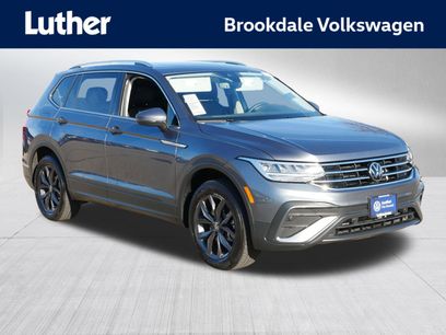 Used 2023 Volkswagen Tiguan SE w/ Panoramic Sunroof Package