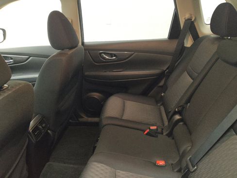 Used 2020 Nissan Rogue SV AWD/4WD image 18