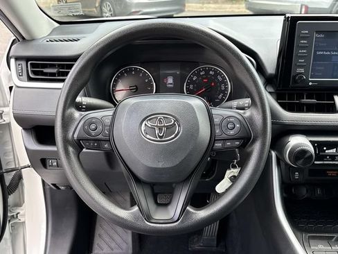 Used 2022 Toyota RAV4 LE FWD image 18