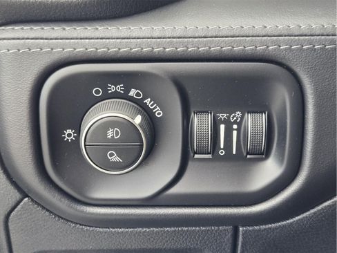 Used 2020 RAM 1500 Limited w/ Advanced Safety Group RWD image 21