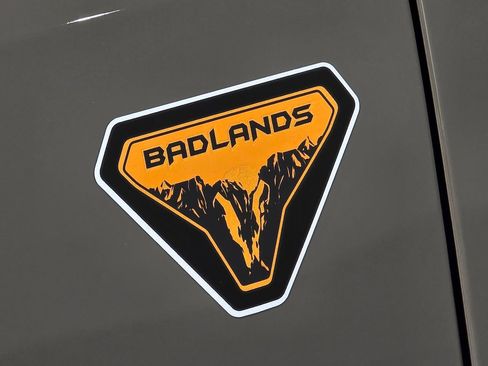 New 2025 Ford Bronco Badlands image 3