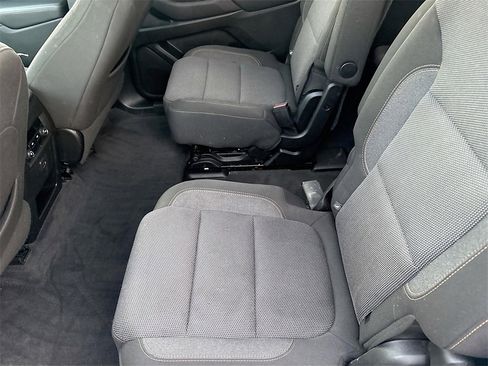 Used 2020 Chevrolet Traverse LT image 23