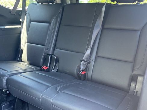 Used 2022 Chevrolet Suburban LT AWD/4WD image 16