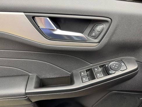 Certified 2022 Ford Escape SEL AWD/4WD image 11